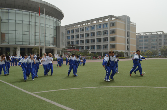 四川大學(xué)附屬中學(xué)2018年收費標(biāo)準(zhǔn)