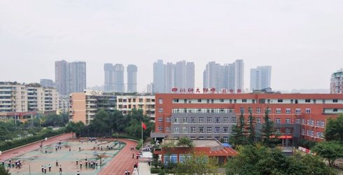 四川師范大學附屬中學地理位置在哪里？