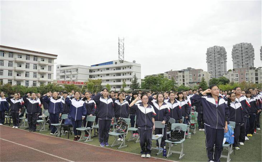 龍泉二中的高中住宿怎么樣？