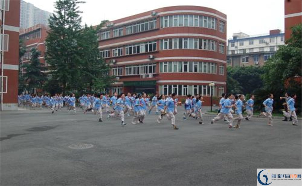 北師大成都實驗中學(xué)住宿條件怎么樣？